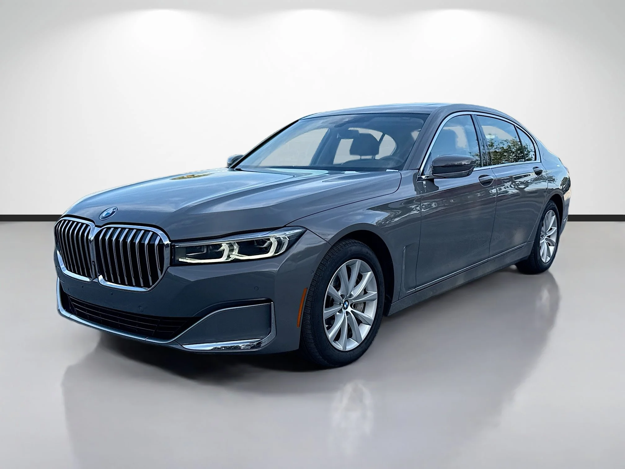 Used 2021 Bernina Grey Amber Effect BMW 750i xDrive image 7