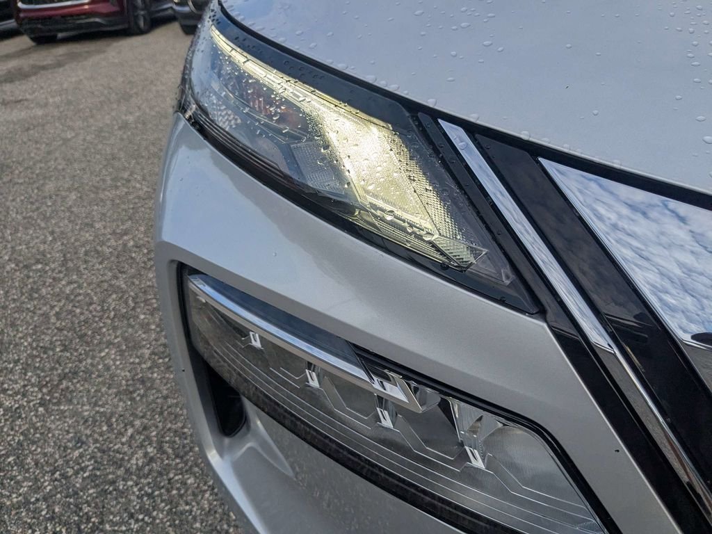 Used 2023 Silver Nissan SV image 10