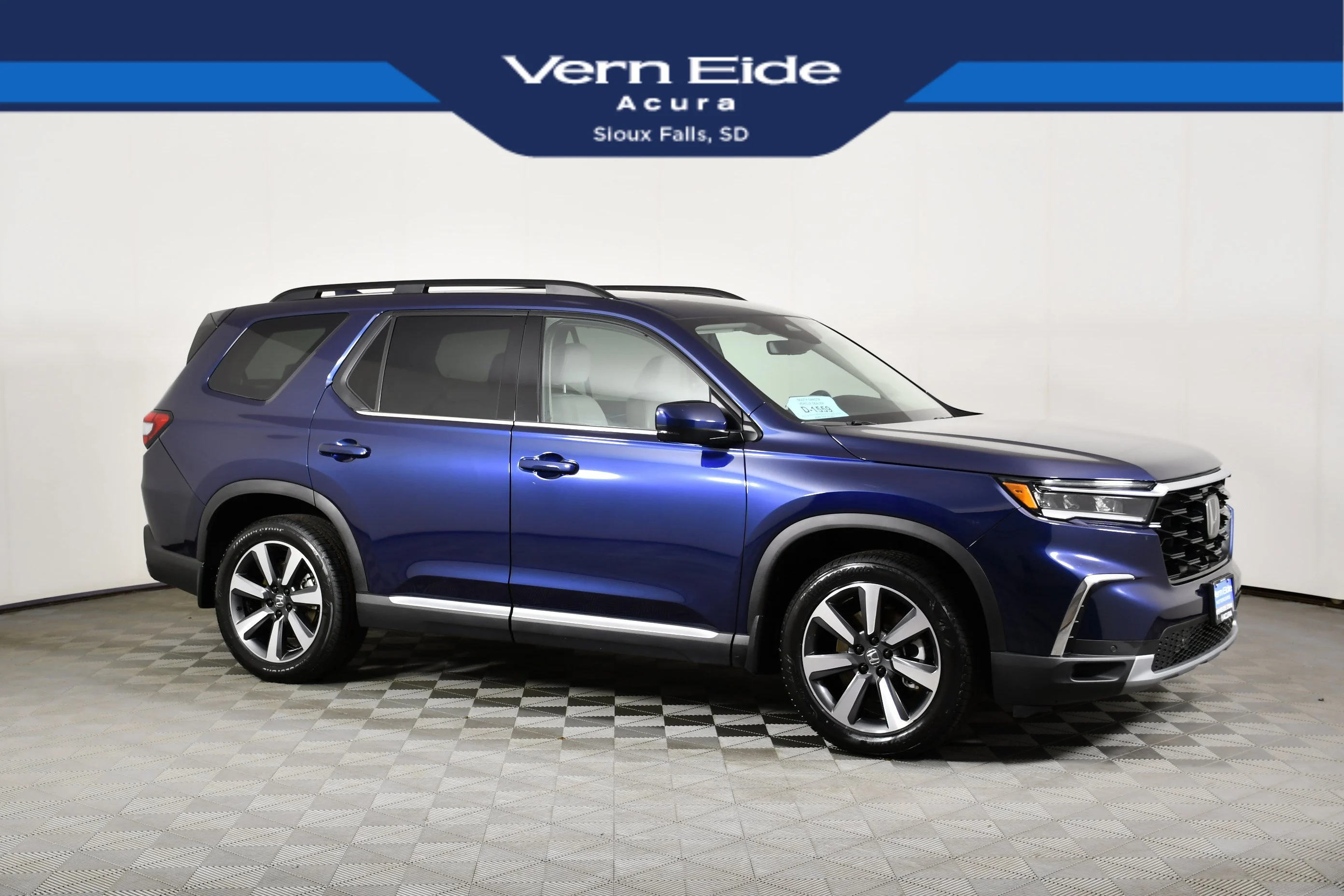 Used 2025 Obsidian Blue Pearl Honda Touring image 1