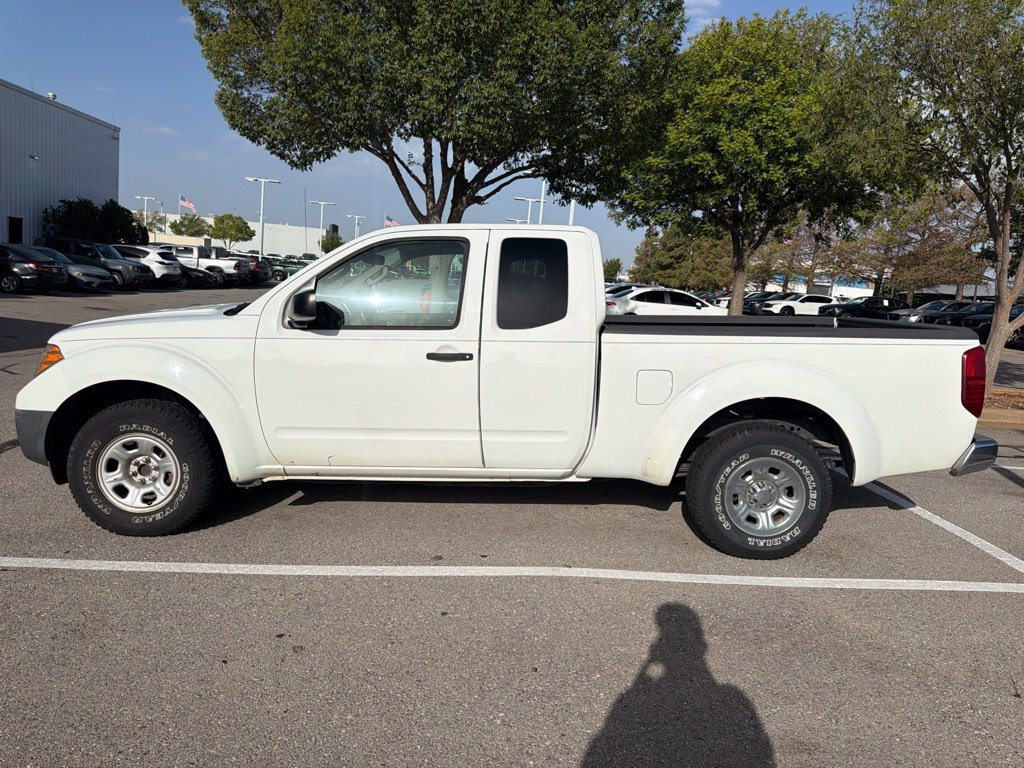 Used 2015 White Nissan S image 8