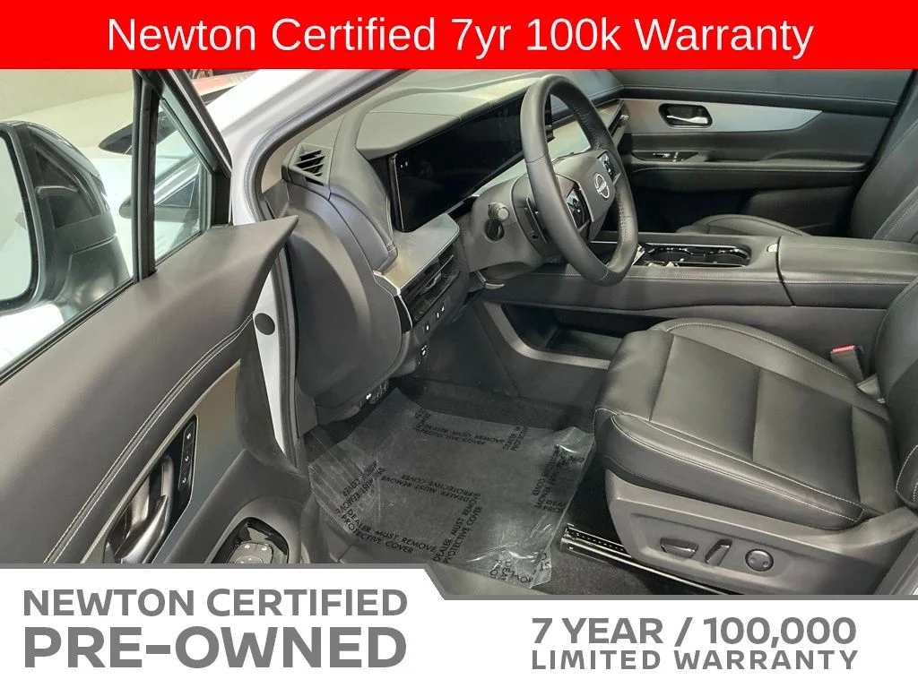 Certified Used 2025 White Pearl Nissan SL image 4