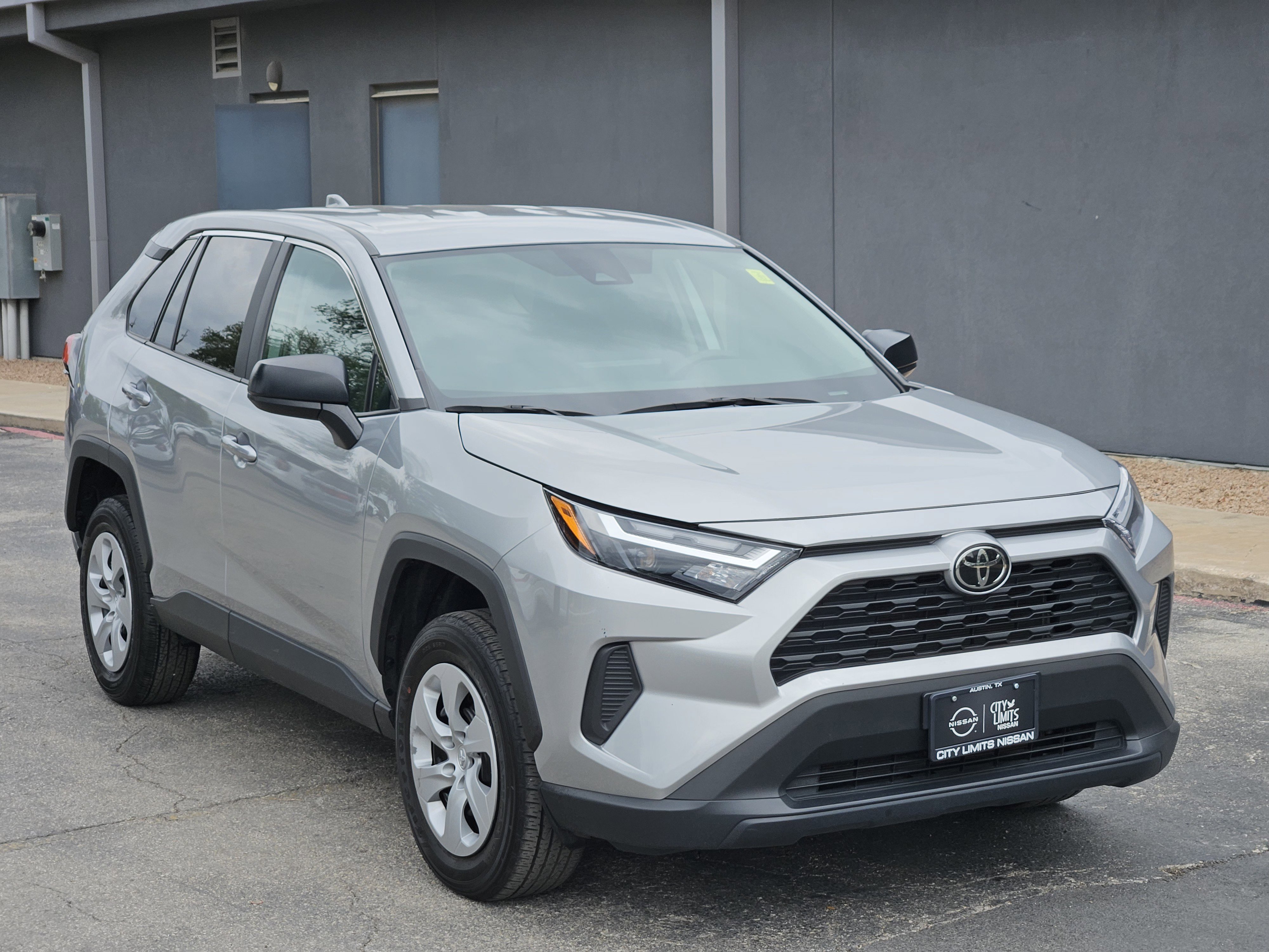Used 2024  Toyota LE image 3