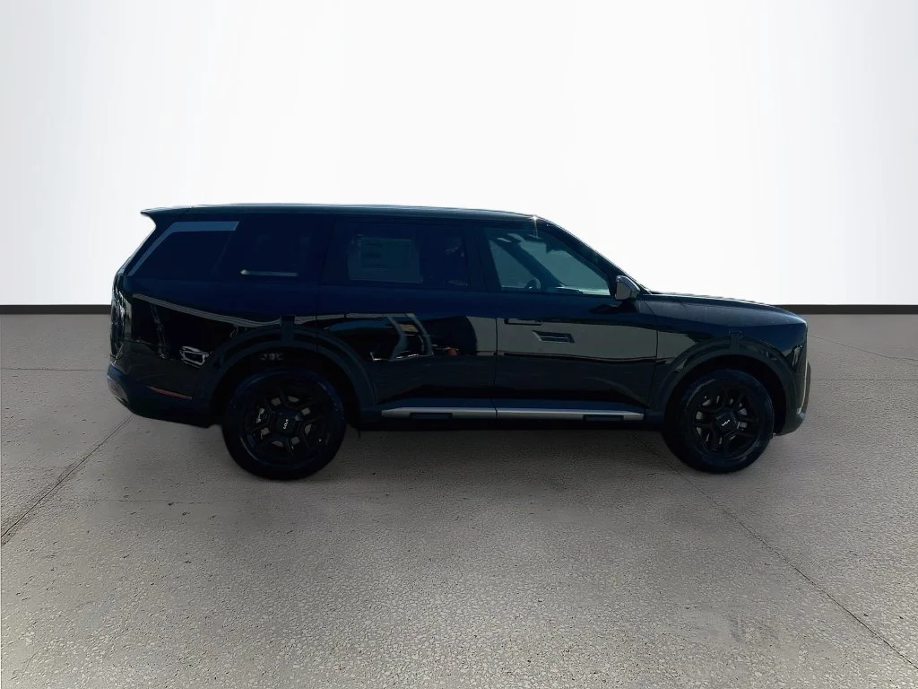 New 2027 Ebony Black Kia LX image 8