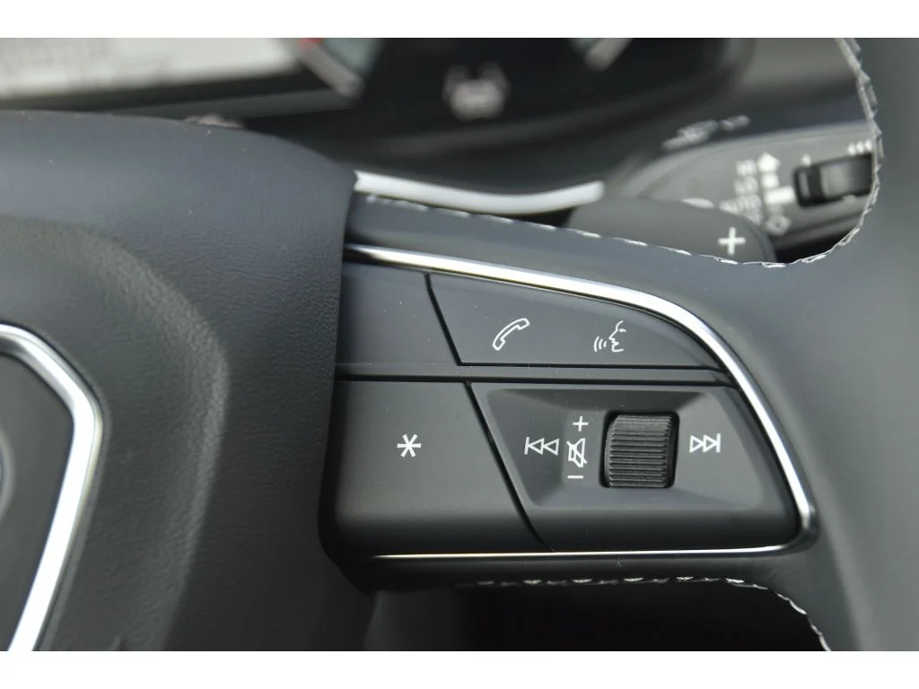 New 2026 Glacier White Metallic Audi Premium Plus image 32