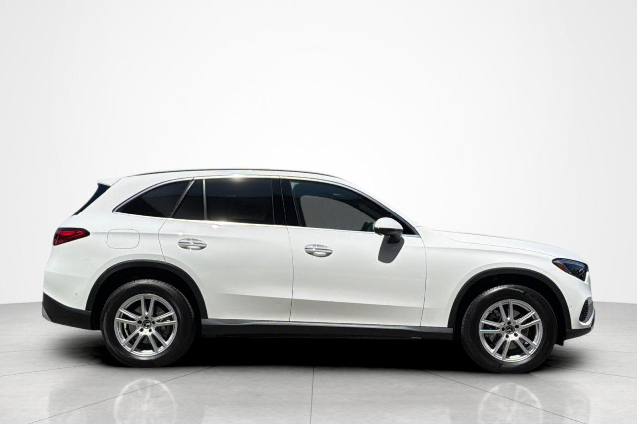 Used 2026 Polar White Mercedes-Benz GLC 300 image 6