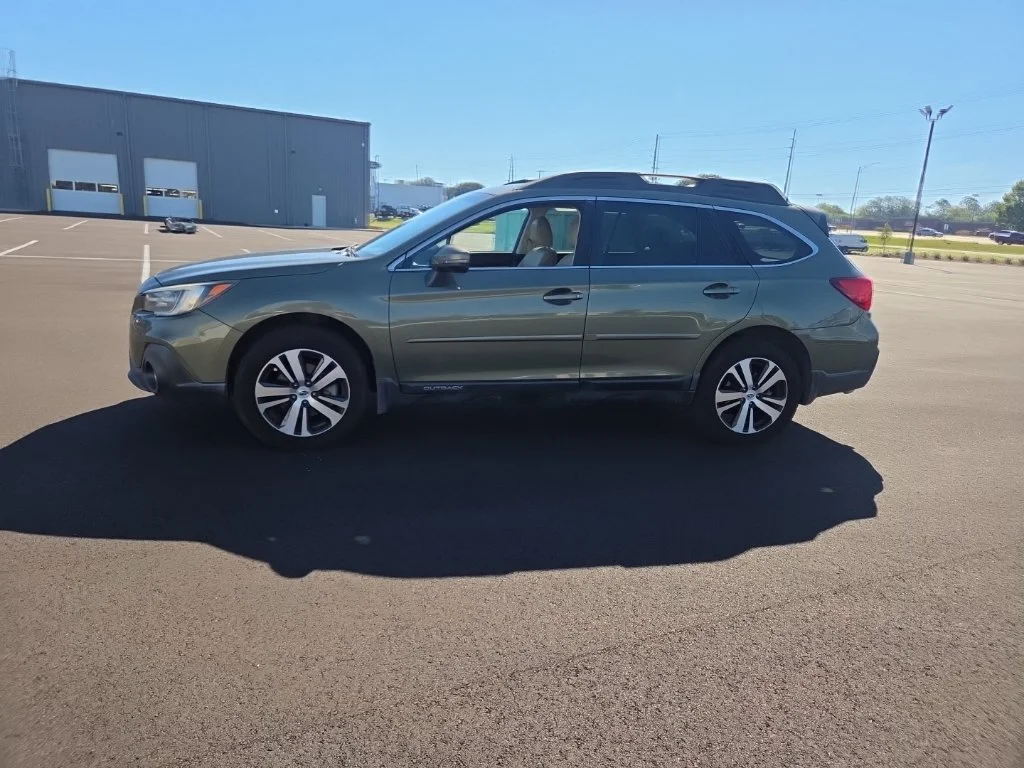 Used 2018 Green Subaru 2.5i image 5