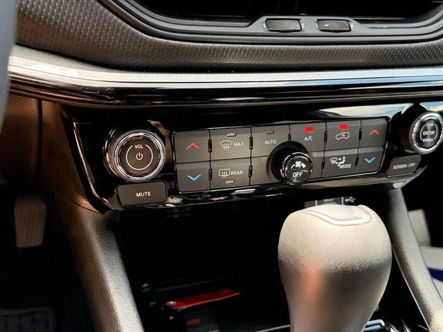 Used 2026 Silver Jeep Trailhawk image 22