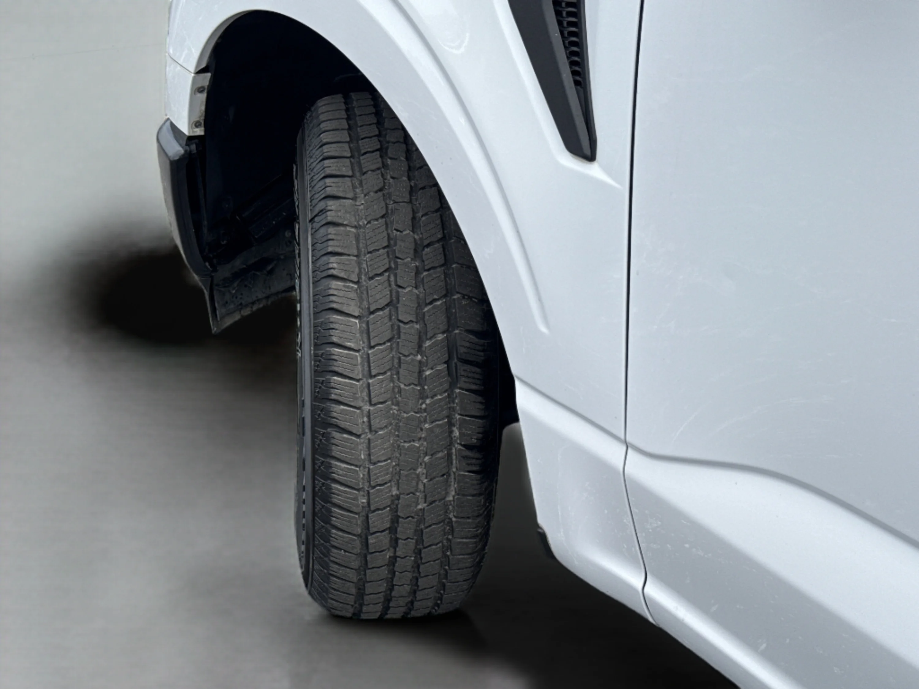 Used 2021 Oxford White Ford XL image 46