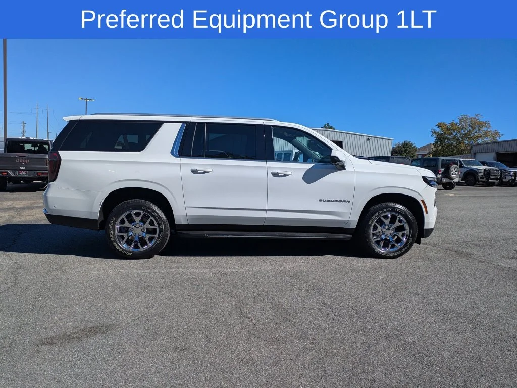 Used 2025 White Chevrolet LT image 3