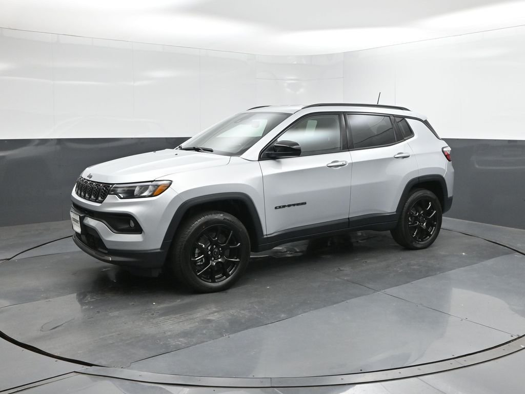 New 2026 Silver Zynith Metallic Clearcoat Jeep Latitude image 34