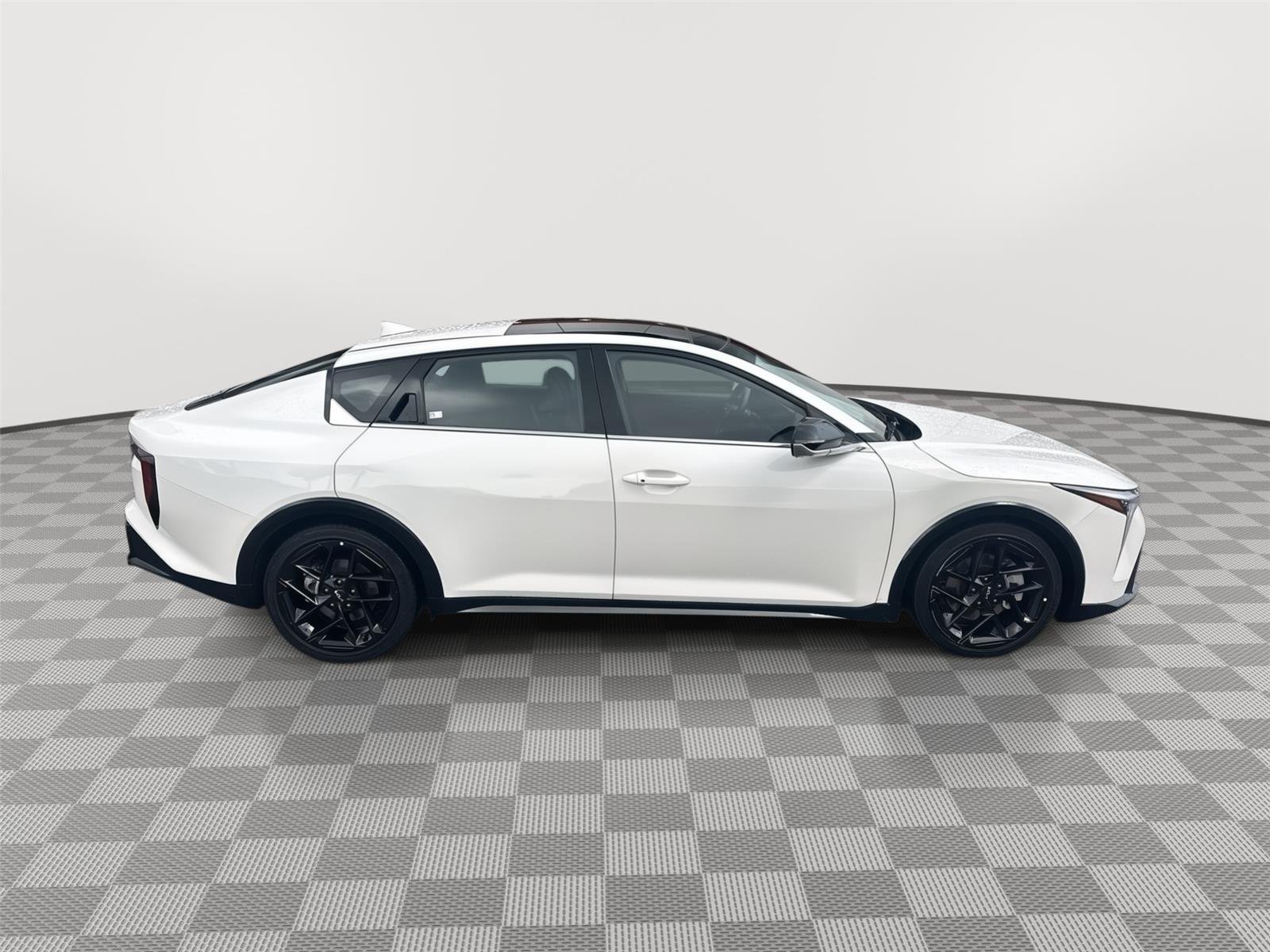 Used 2025 Snow White Pearl Kia GT-Line Turbo image 4