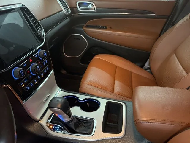 Used 2020 Diamond Black Crystal Pearlcoat Jeep Summit image 30