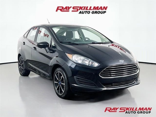 2017 Ford Fiesta SE Sedan's photo
