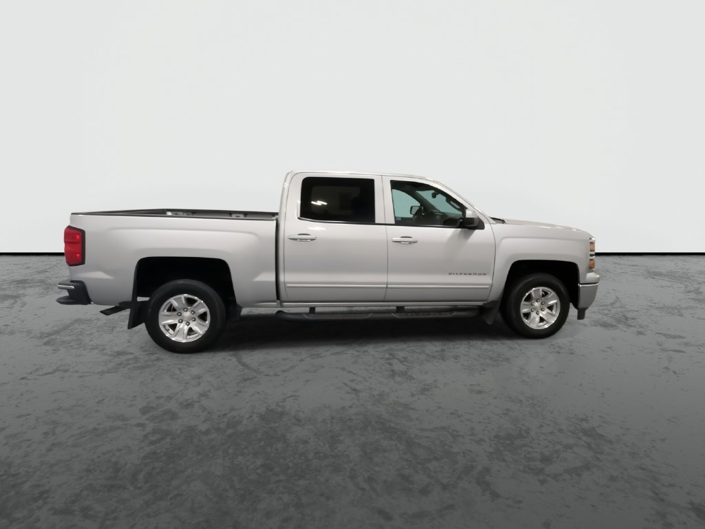 Used 2015 SILVER ICE METALLIC Chevrolet LT image 9