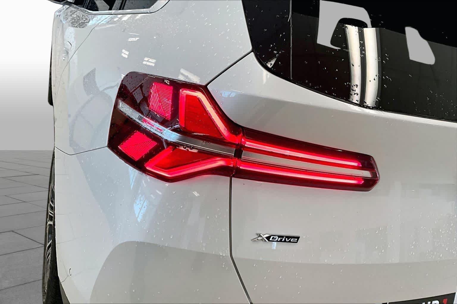 Used 2025 Mineral White Metallic BMW 30 xDrive image 27