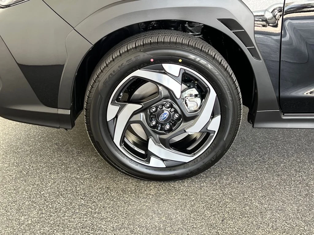 New 2026 CRYSTAL BLACK SILICA Subaru Limited Hybrid image 28