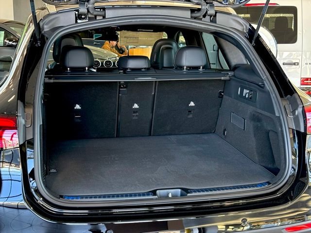 Used 2026 Black Mercedes-Benz GLC 300 image 27
