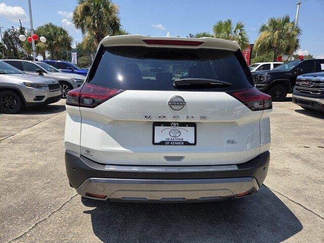 Used 2023 Pearl White Tricoat Nissan SL image 4