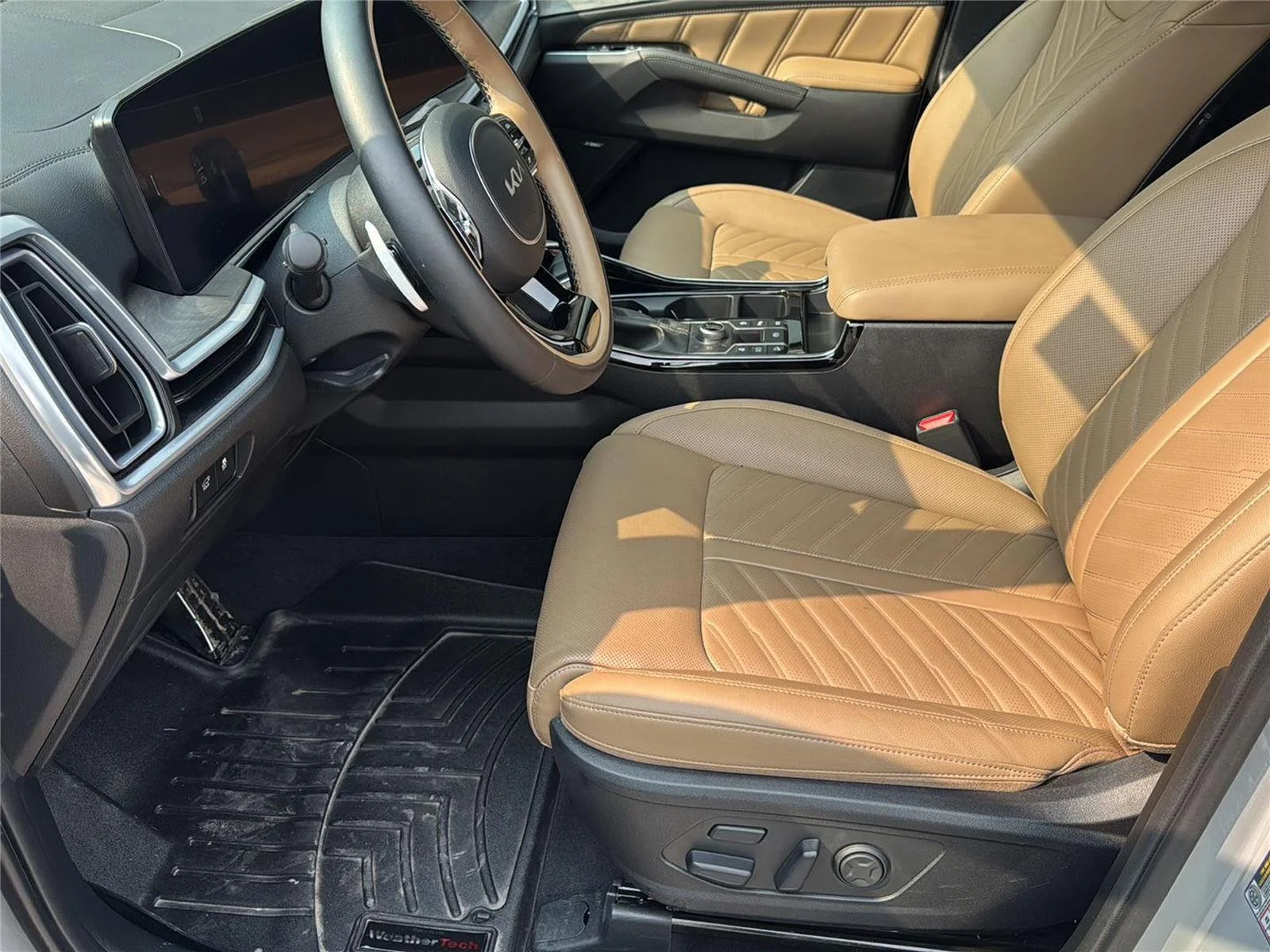 Used 2024 Wolf Gray Kia X-Pro SX Prestige image 22