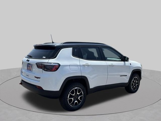New 2026 Bright White Clear-Coat Exterior Paint Jeep Trailhawk image 6