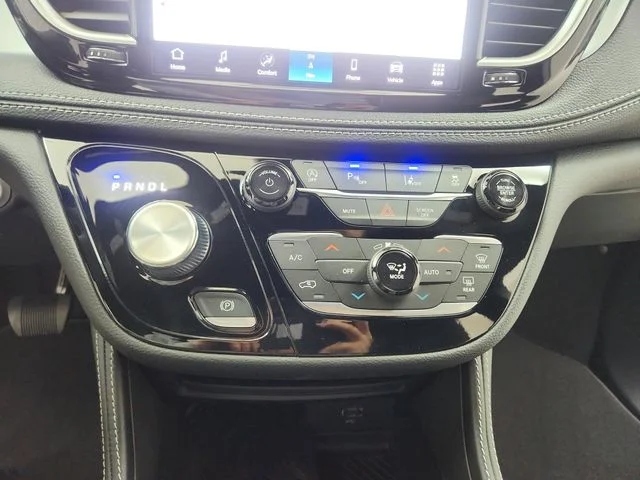 2026 Chrysler Pacifica Limited - Photo 19