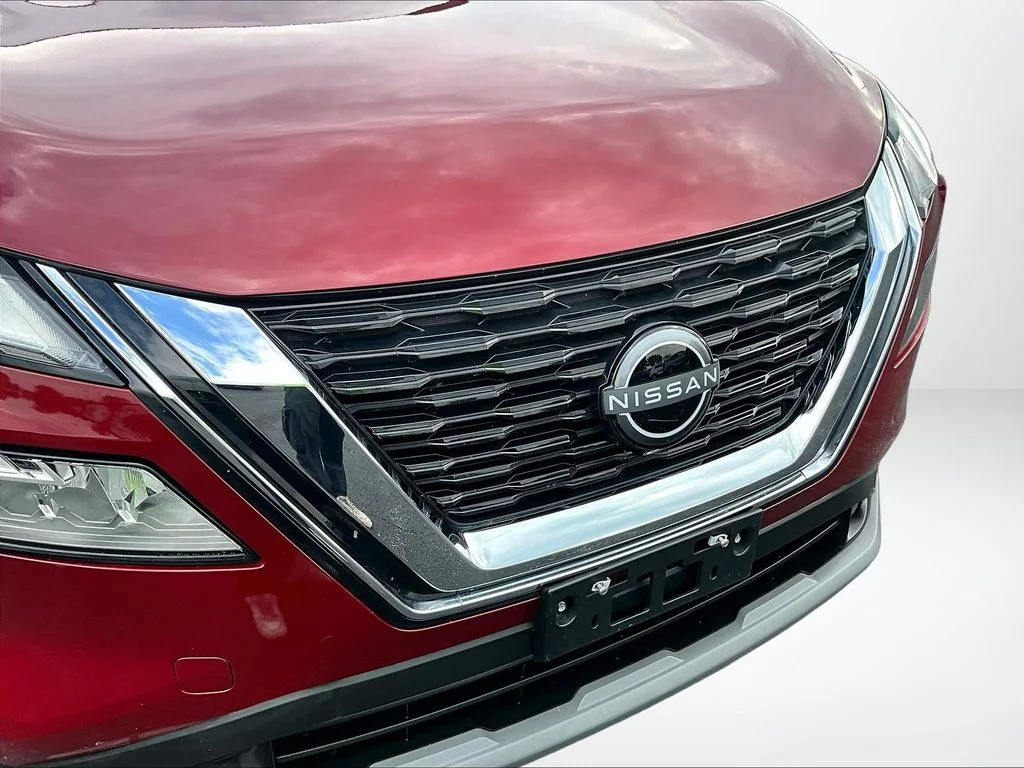 Used 2023 Red Nissan SV image 27