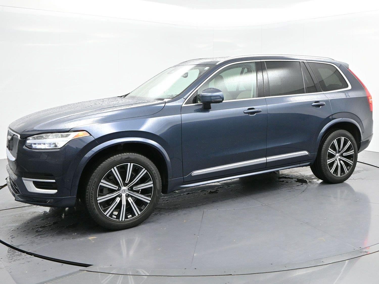 Used 2023 Denim Blue Metallic Volvo Plus image 4