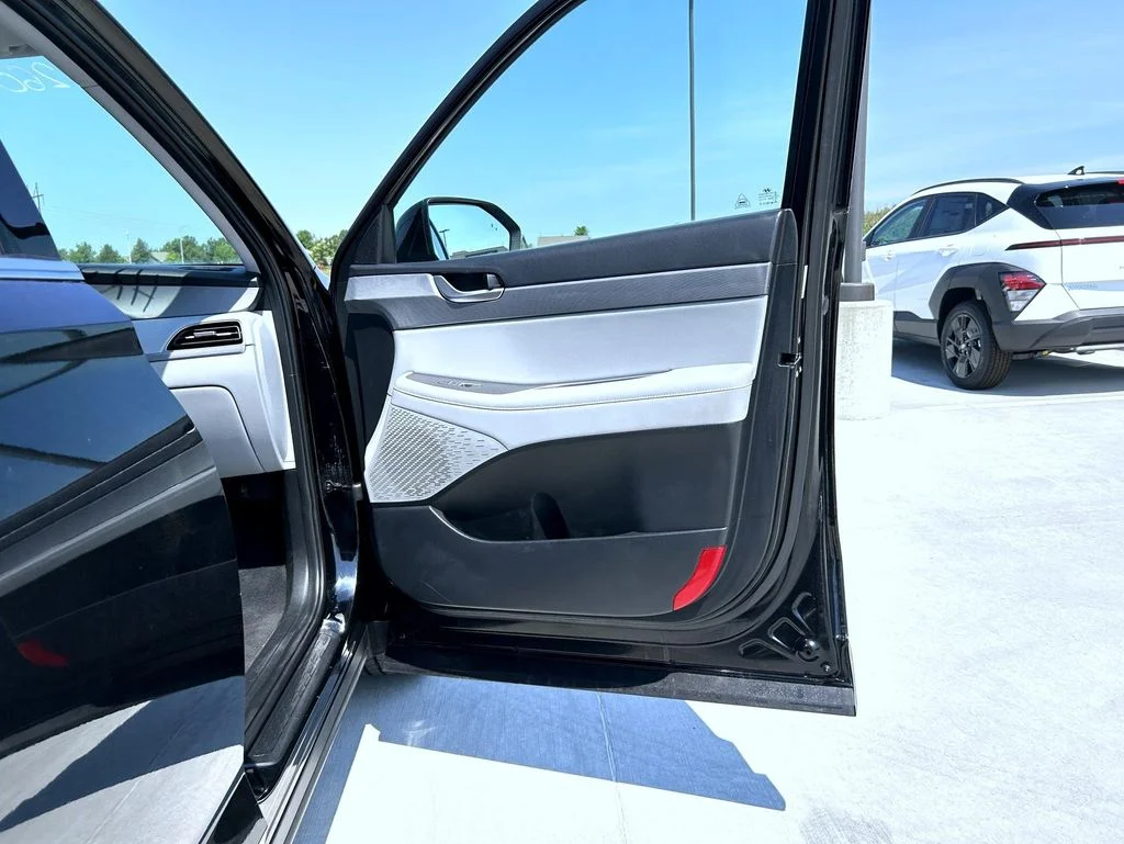 Used 2021 Black Hyundai SEL image 17