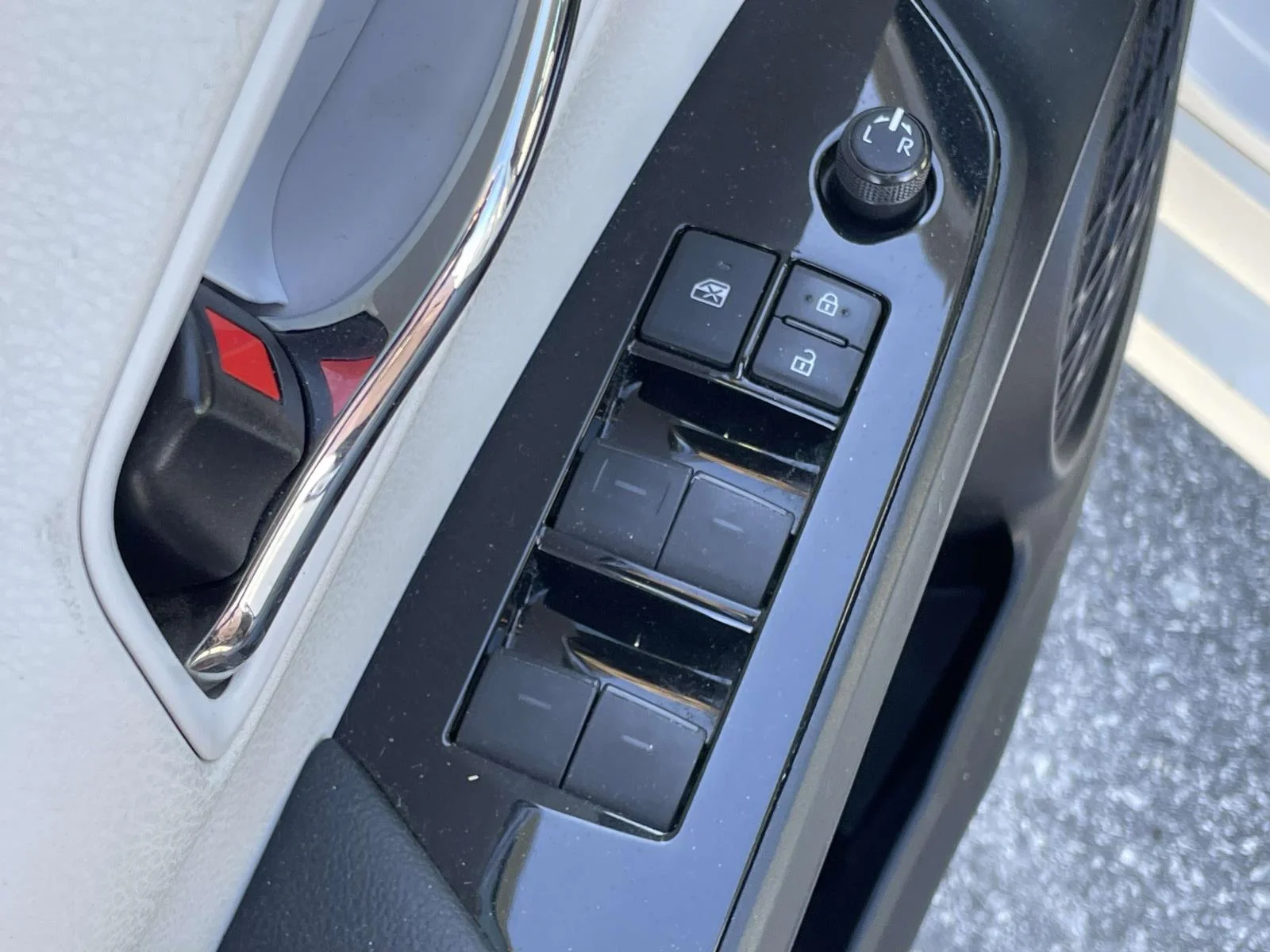 Used 2019 Blizzard Pearl Toyota LE image 6