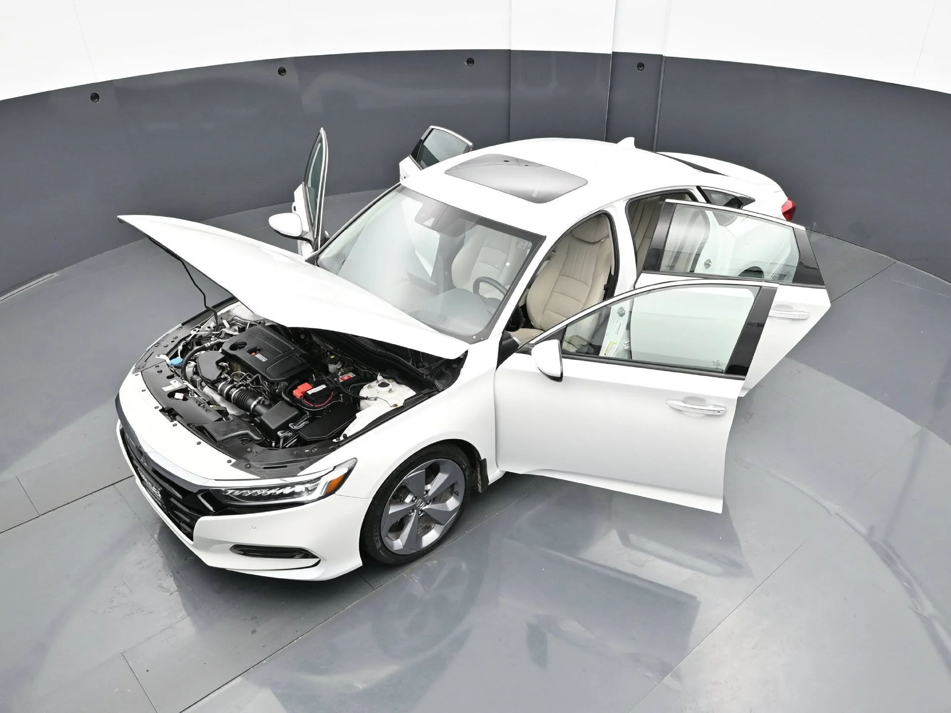 Used 2019 White Honda Touring 2.0T Auto image 46