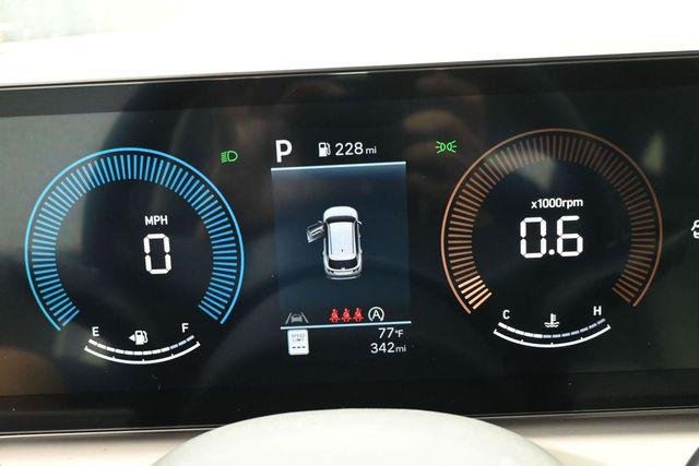 New 2026 White Hyundai SE FWD image 65