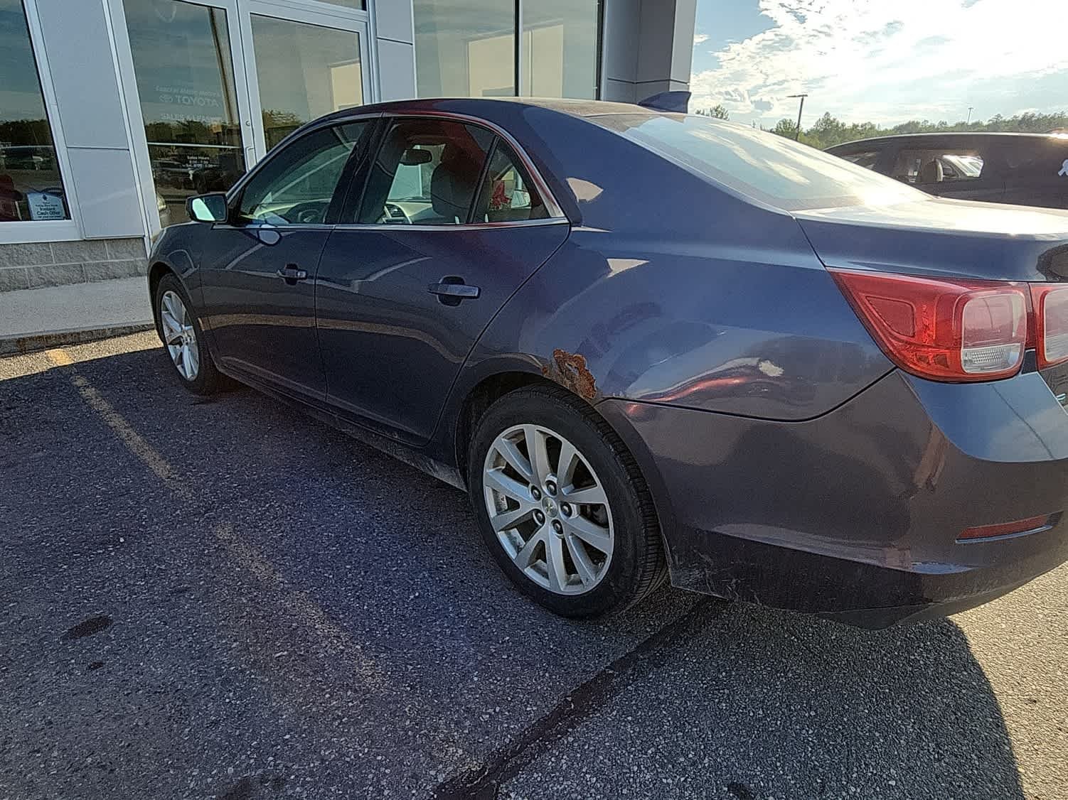 Used 2015 Atlantis Blue Metallic Chevrolet LT image 3