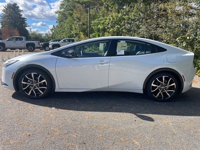 2026 Toyota Prius Plug-in Hybrid XSE - Photo 8