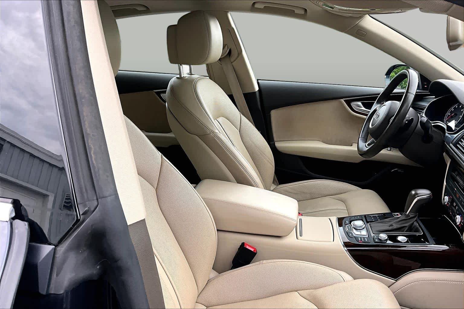 Used 2018 Moonlight Blue Metallic Audi Premium Plus image 9