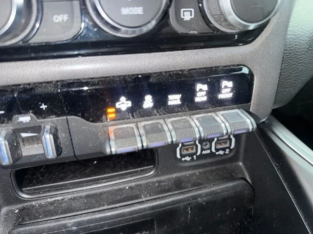 Used 2021 Blue Pearl Ram Laramie image 14