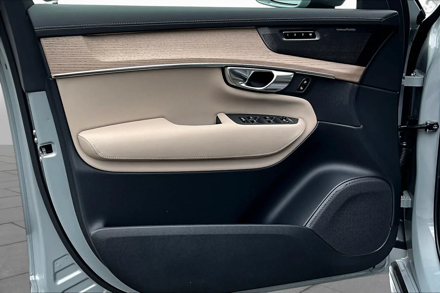New 2026 Vapour Grey Volvo Plus image 11