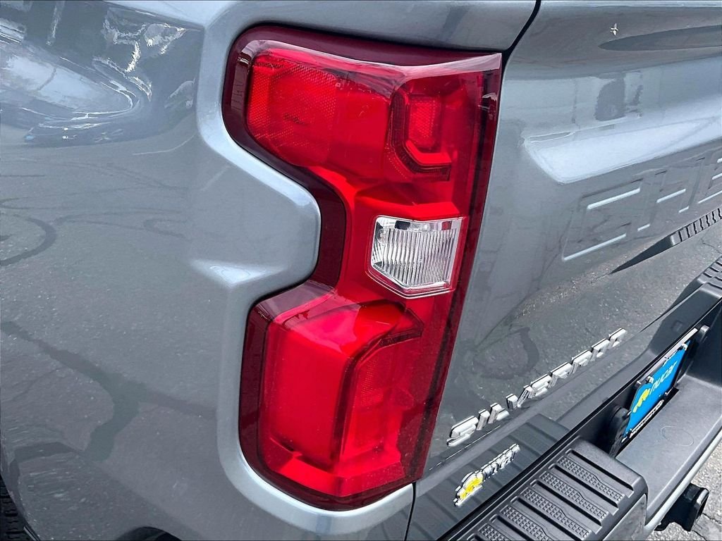 Used 2023 Gray Chevrolet RST image 34