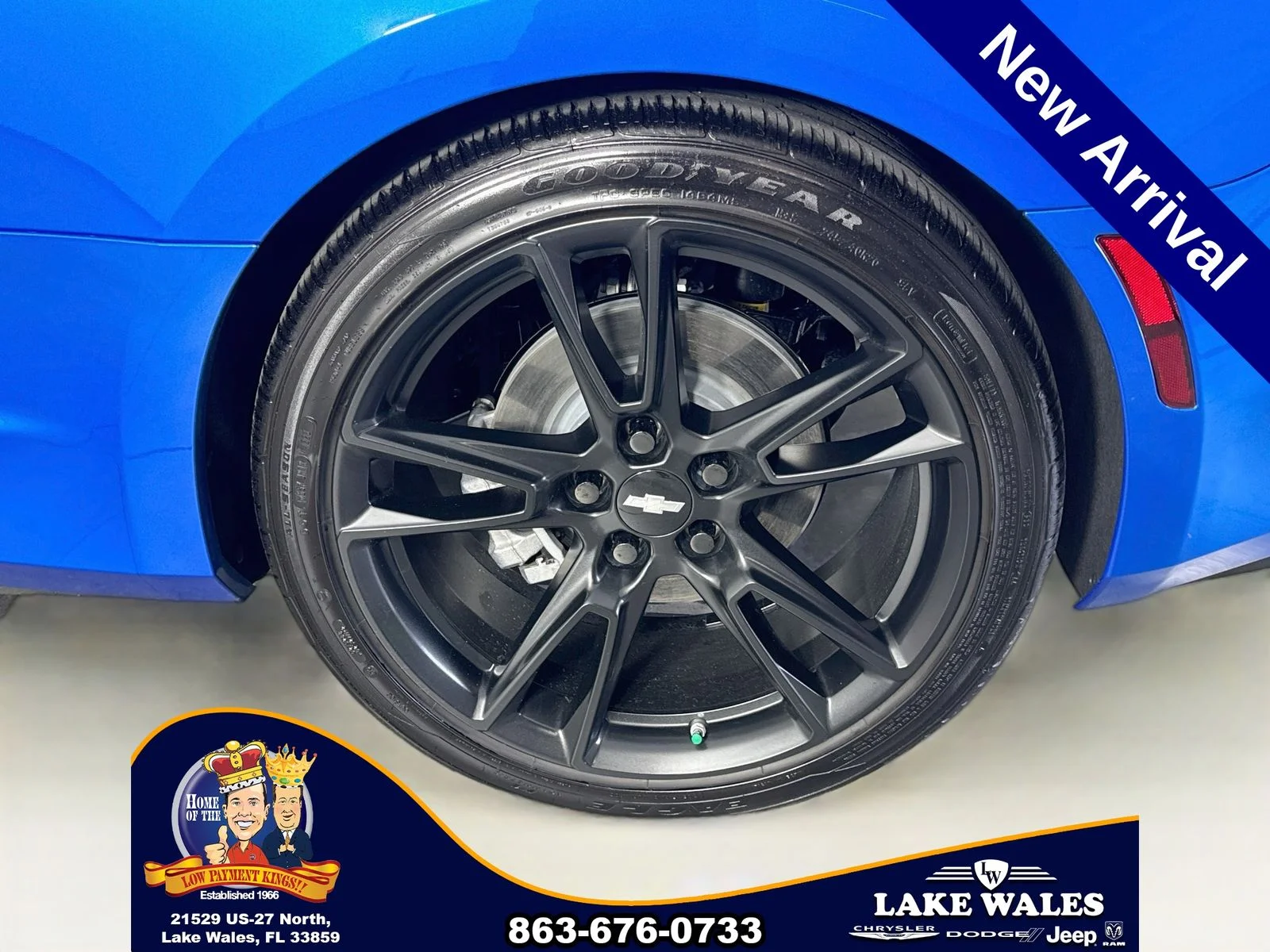 Used 2024 Blue Chevrolet LT1 image 29