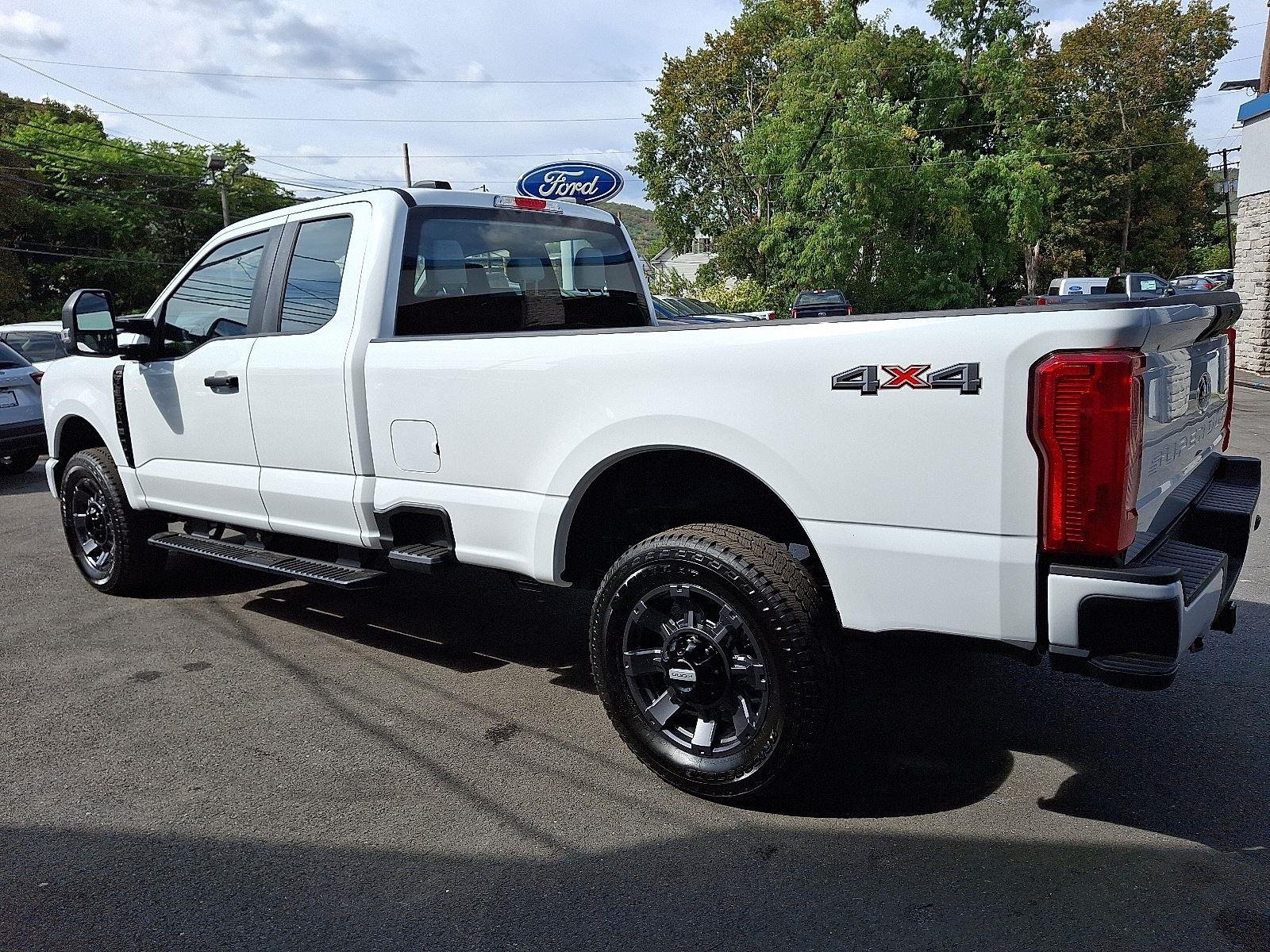 New 2026 Oxford White Ford F-350® XL image 4