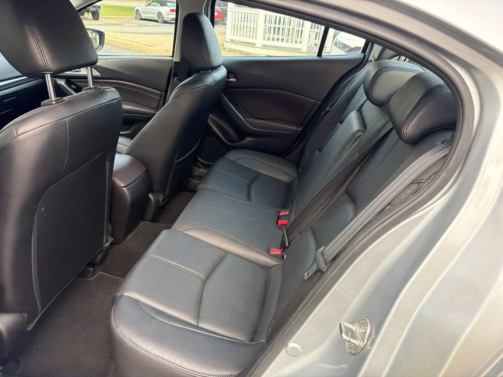 Used 2018 Silver Mazda Touring image 11