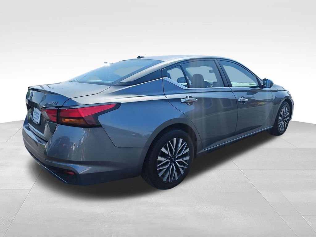 Used 2023 Gray Nissan 2.5 SV image 5