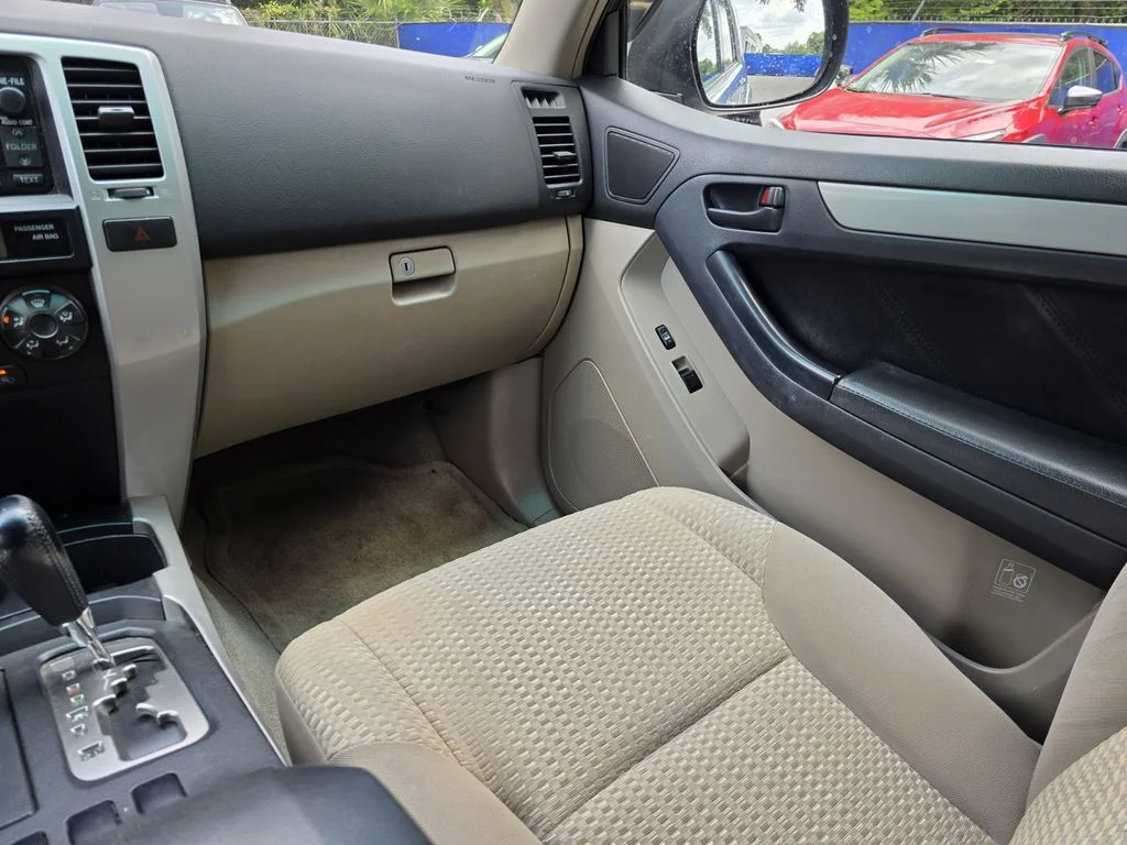 Used 2008 Silver Toyota SR5 image 14