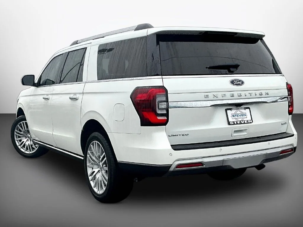 Used 2024 White Ford Limited image 3