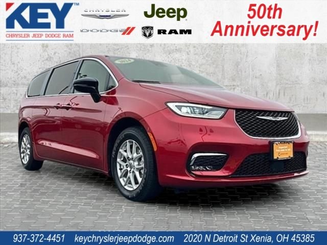 2024 Chrysler Pacifica Touring L's photo