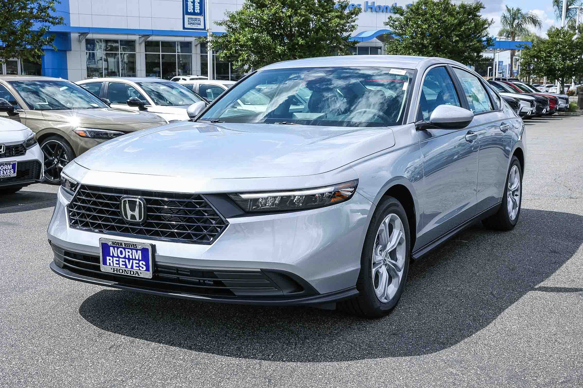New 2026 Solar Silver Metallic Honda LX CVT image 3
