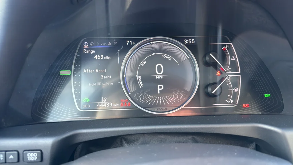 Used 2020 Silver Lexus 300h image 20
