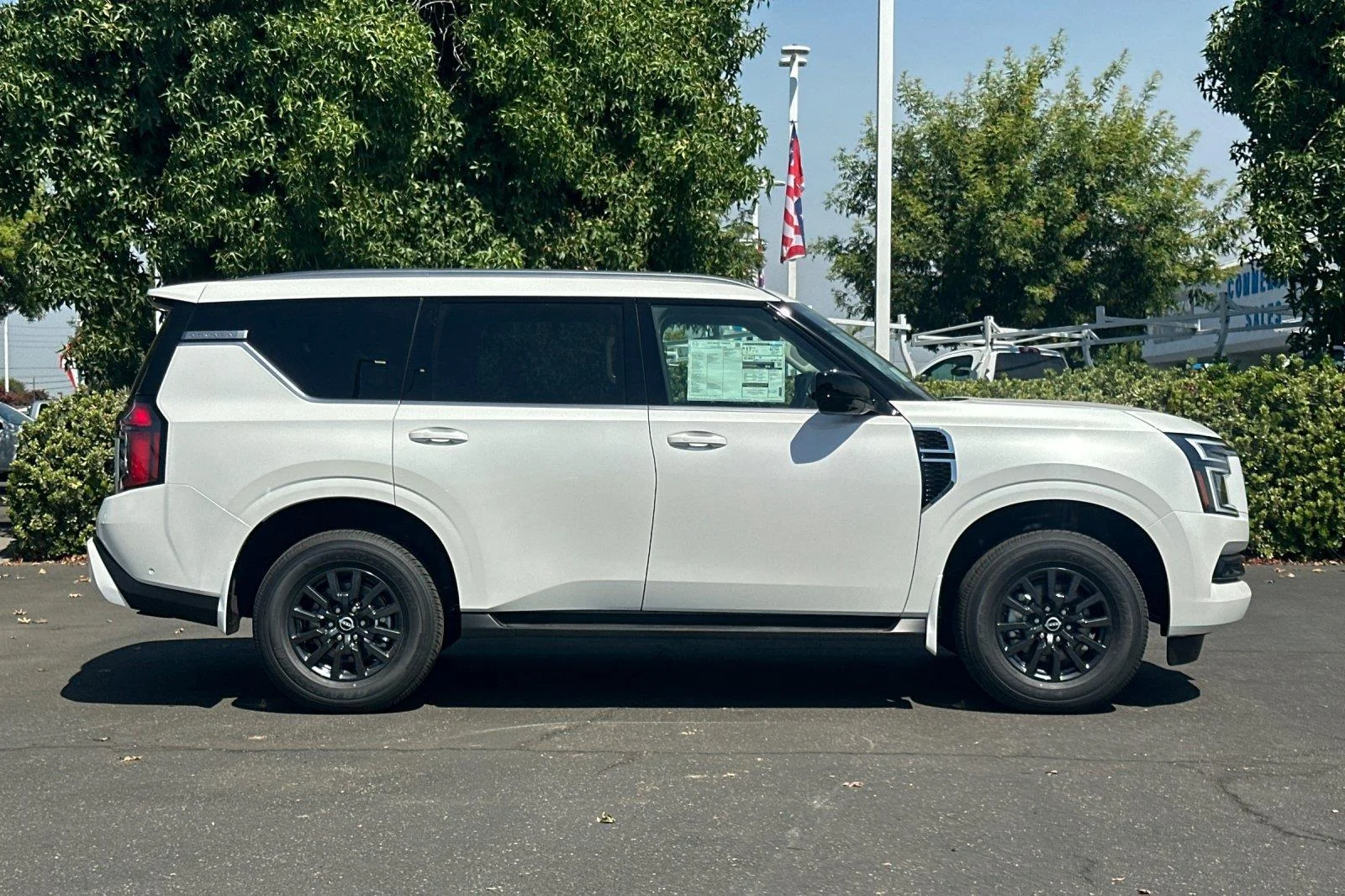 2026 Nissan Armada SV - Photo 2