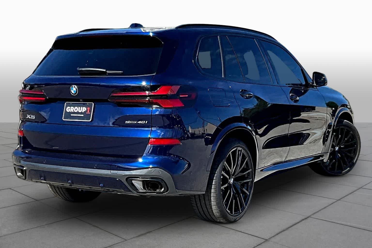 Used 2026 Tanzanite Blue II Metallic BMW sDrive40i image 12