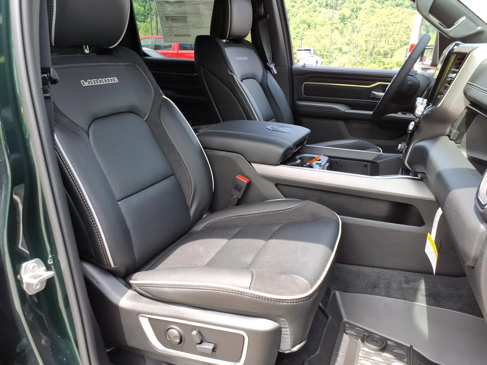 New 2026 Serrano-Green Metallic Exterior Paint RAM Laramie image 4
