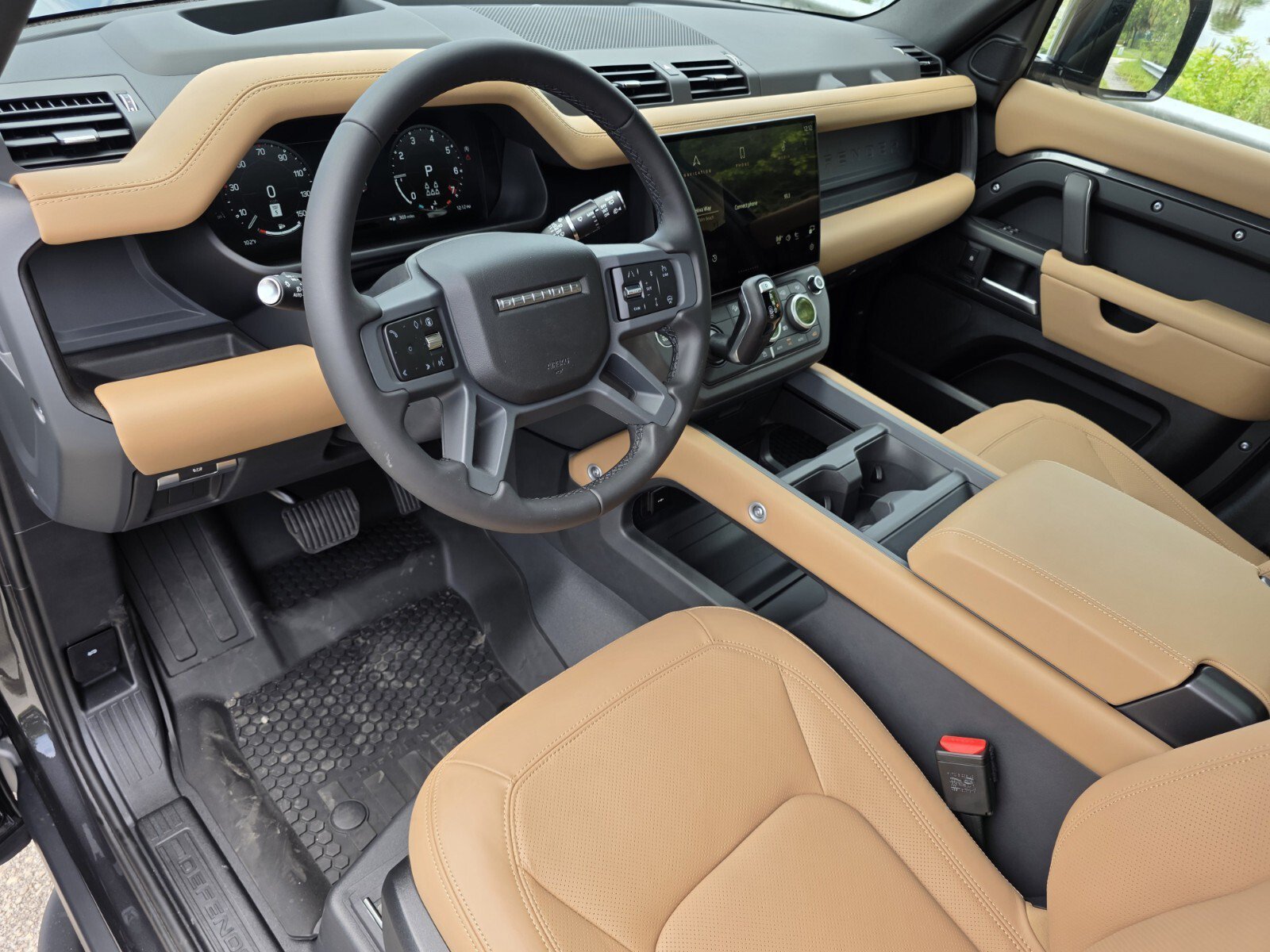 New 2026 Carpathian Grey Land Rover P400 X-Dynamic SE image 10